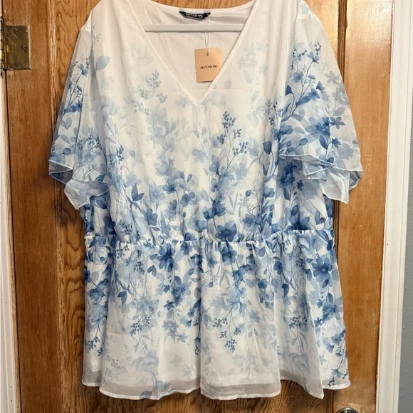 BloomChic Blue Floral Blouse - Picture 1 of 4
